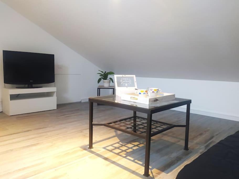 Suite Mansardee Independante, 25Min Lyon-Villefranche Chazay-d'Azergues 외부 사진